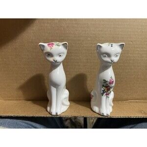 Staffordshire Pair Of Cats Fine Bone China
